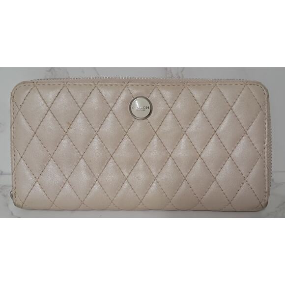 Coach Cream Opalescent Quilted Leather Zip Around Women's Wallet - Picture 1 of 6